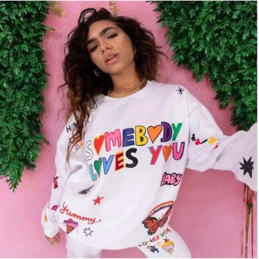 NEW! The Mayfair Group 'Somebody Loves You' Sweatshirt in WHITE (M/L)